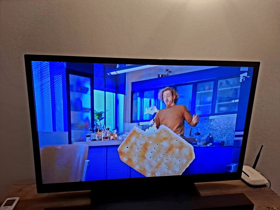 Televizor LED Philips, 107 cm, Full HD, 42PFL3207H/12