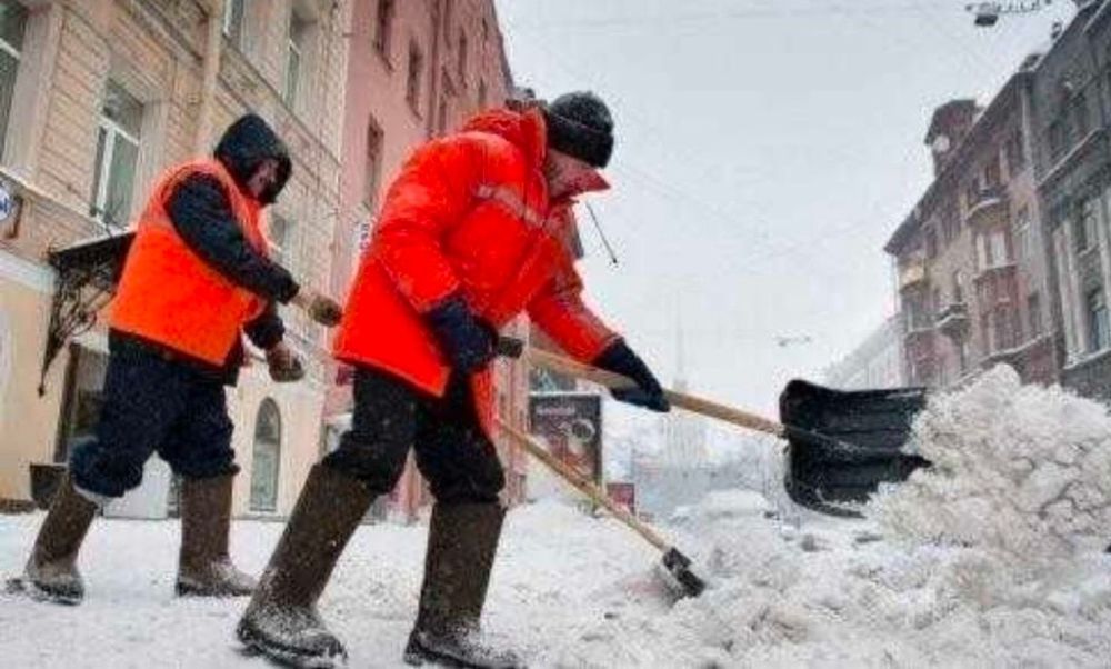 Ручная уборка снега