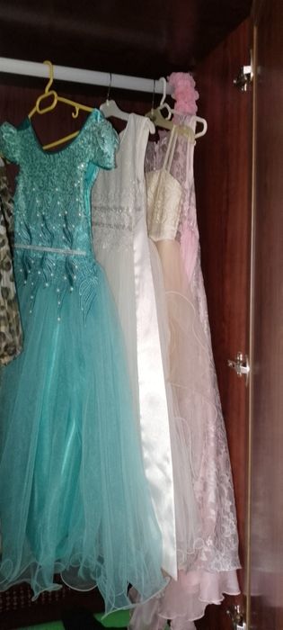 Платье для девочки бальное,вечернее.