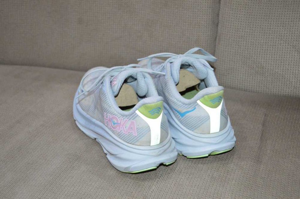 Hoka Clifton 9 – Pantofi Alergare Damă – Mărimea 42