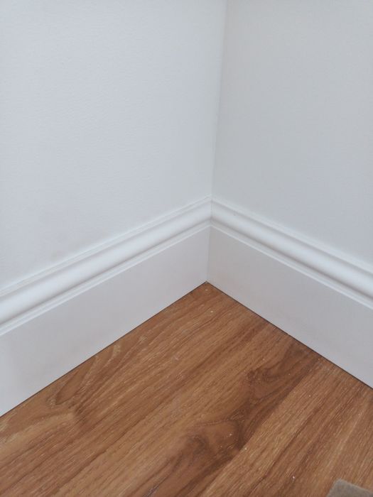 Установка плинтуса монтаж ламината