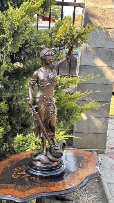 Statueta justitia - bronz masiv, semnata, de dimensiuni mari