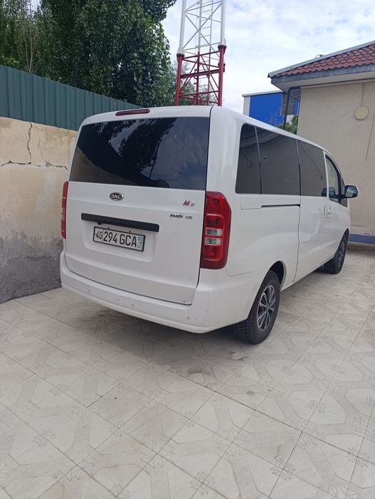 Avto Минивэн Jac-M3