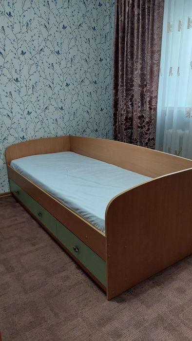 Продам односпальную кровать
