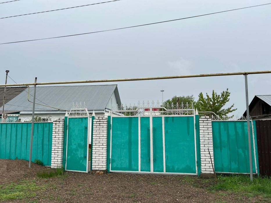 Продаю дом рядом базара