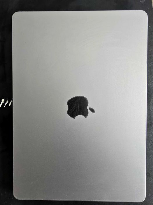 Macbook M2 air 8/256 GB space gray