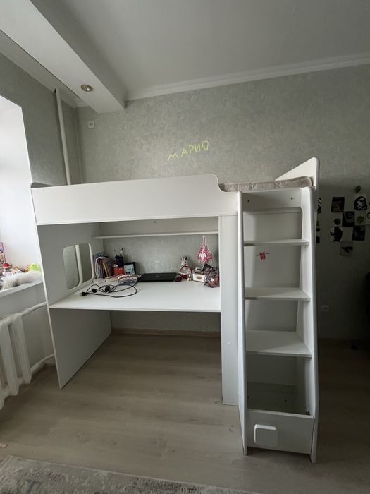 Кровать-чердак белая