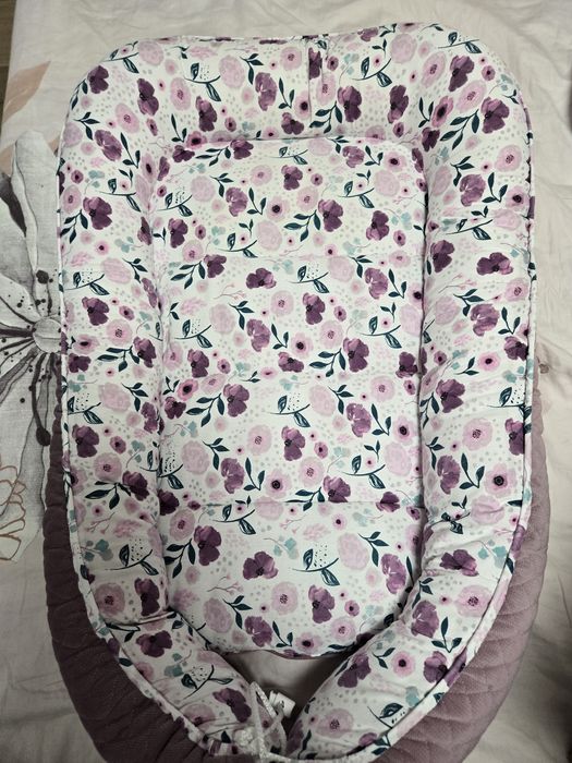 Babynest violet cu flori