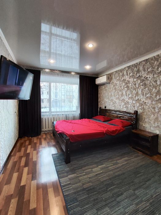 1ая. Чисто. Всё есть!!