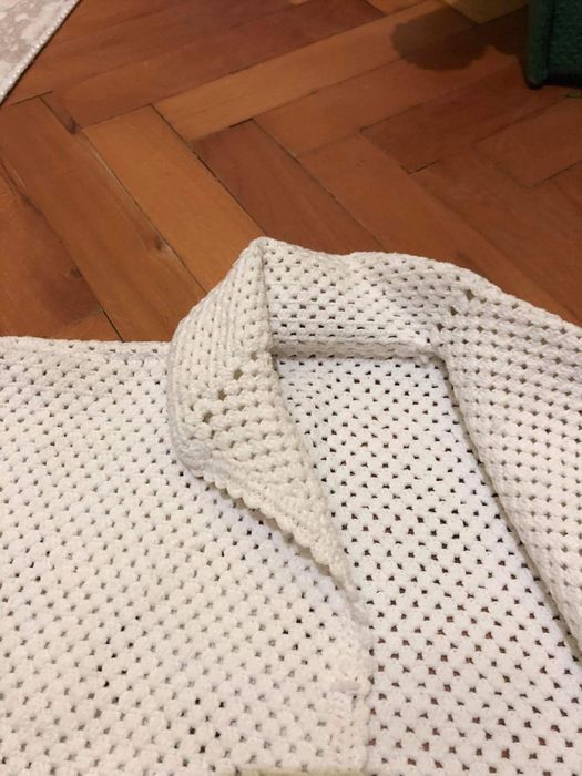 Дамско ръчен плетени елеци 6 броя и плетени дамски чорапи