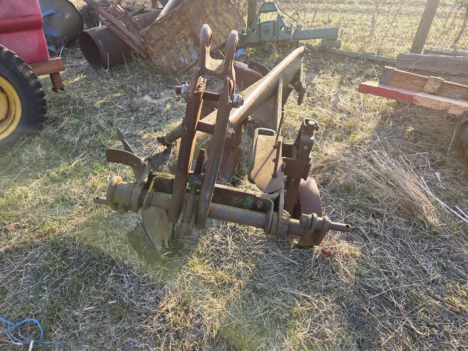 Vînd plug romînesc