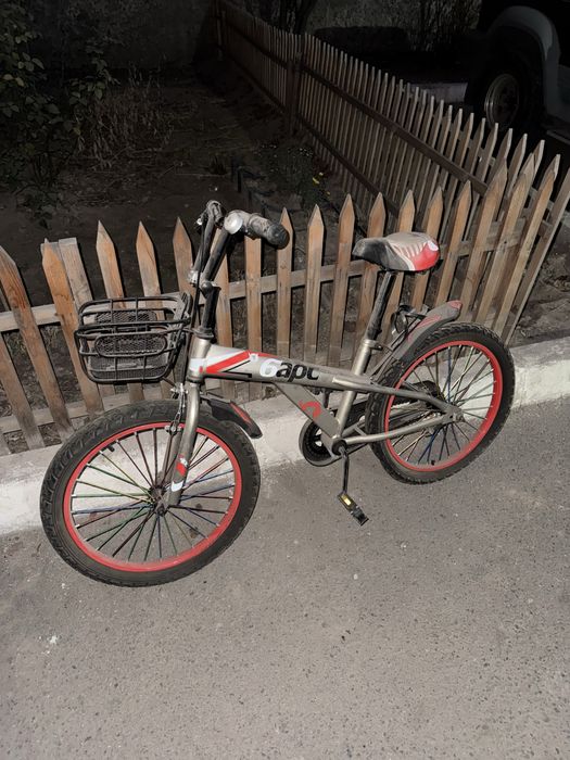 Велосипед детский красный