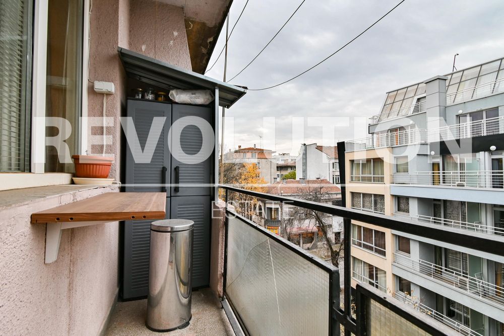 Дава се под наем Четиристаен апартамент в София, Оборище - 90 кв.м за 850 € - Снимка #12