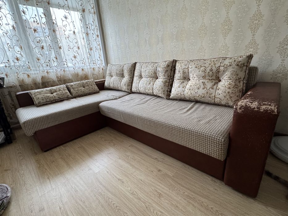 продам диван угловой