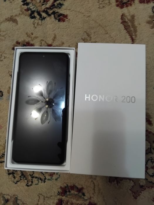 HONOR 200 8 ГБ/256 ГБ черный