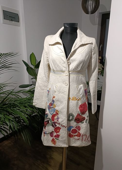 Palton alb Desigual