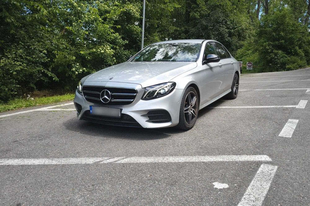 Mercedes-Benz E 220 d 4Matic 9G-TRONIC AMG Line