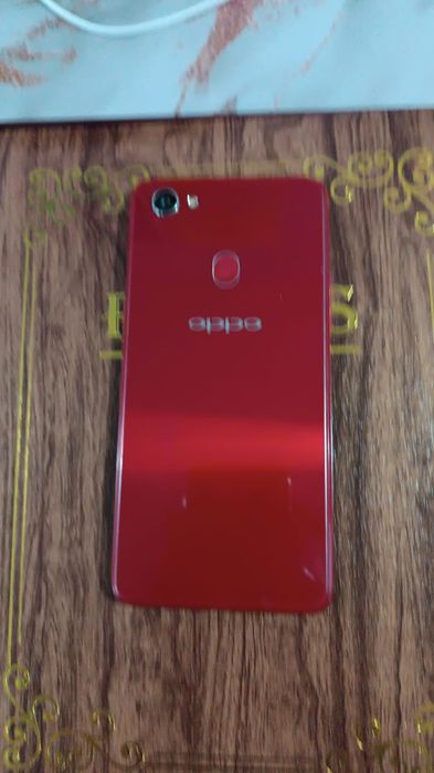 Oppo f7 64/4 в хорошем состоянии