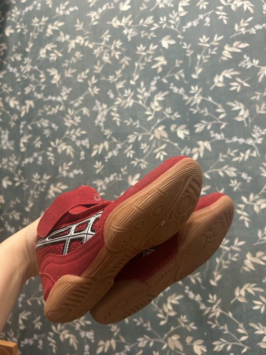 Продам борцовки asics