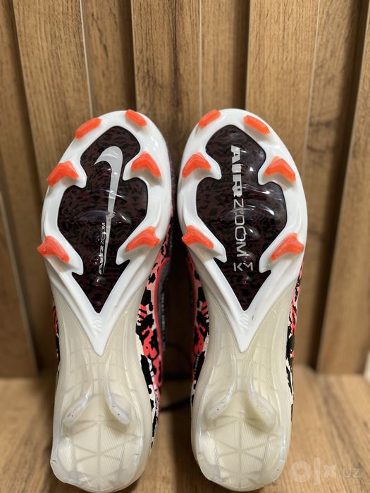 Продаётся бутсы NIKE AIR ZOOM