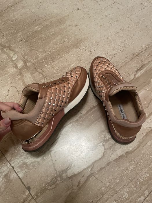 Обувки р розов цвят с капси