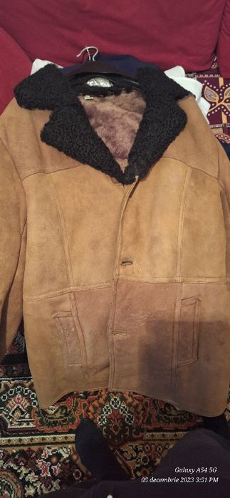 Blănuri naturale bej și negre