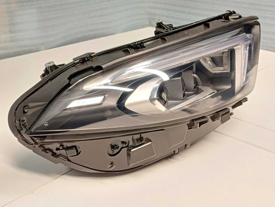 фар ляв и десен фарове Mercedes w177 A klass 2018-2025г. #1020 #1021
