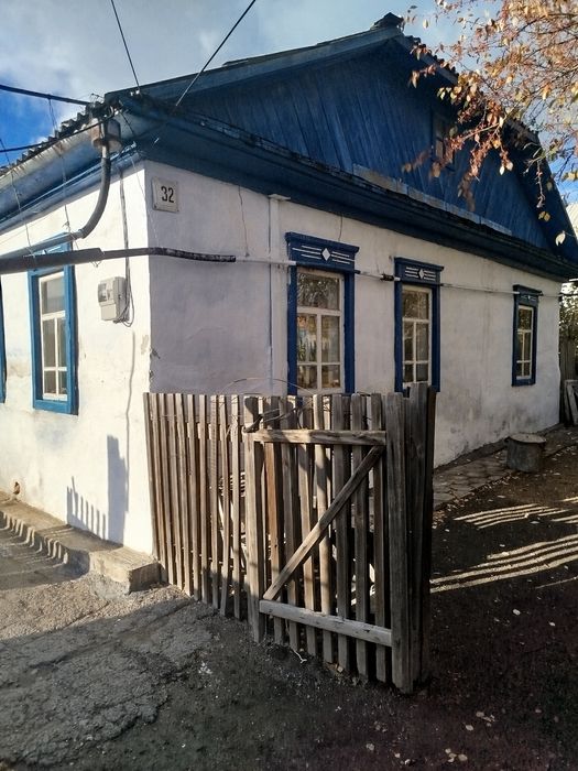 продам дом с гаражом и участок