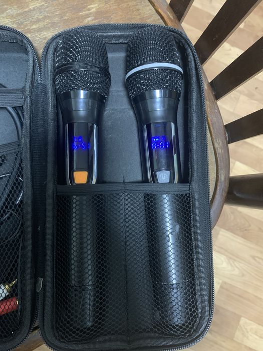 Микрофоны в чехле