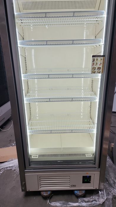 Congelator vertical cu o ușă