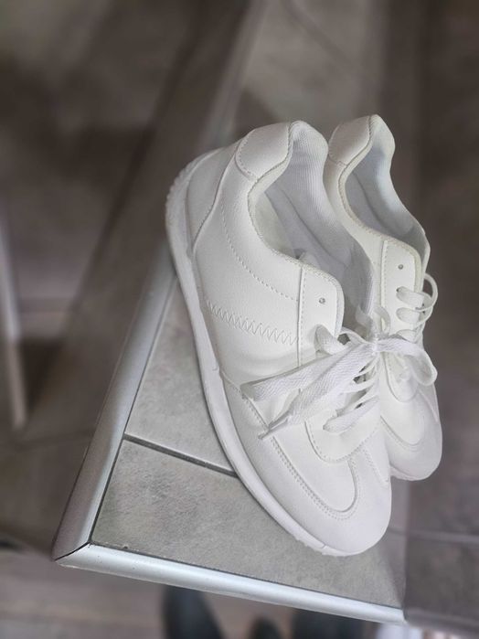 Универсални спортни обувки