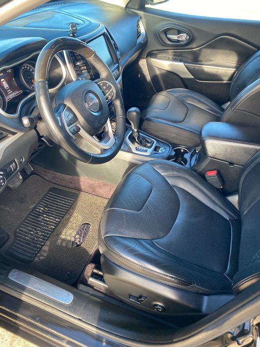 Jeep Cherokee Overland 4x4 automat 128000km full full