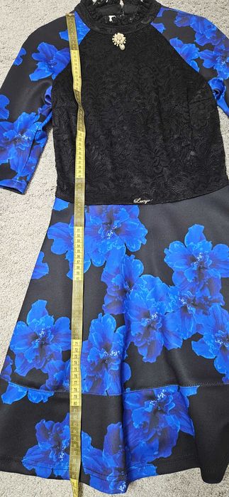 Официална Рокля Lucy.