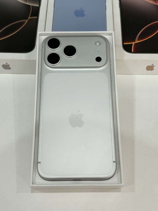 iPhone 17 Pro Max 256GB Silver