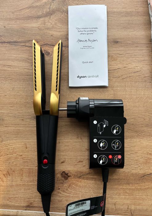 Dyson Airstrait™ Onyx/Gold – изполвана 1 път, оригинална, като нова