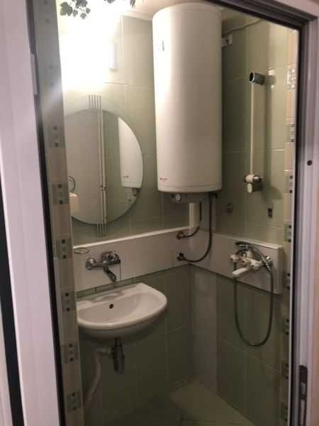 Дава се под наем Двустаен апартамент в Бургас, Изгрев - 47 кв.м за 125 € - Снимка #2