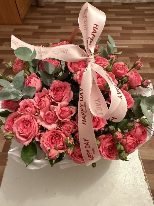 Корзина кустовых роз