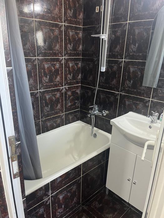 Inchiriez apartament cu o camera zona complex