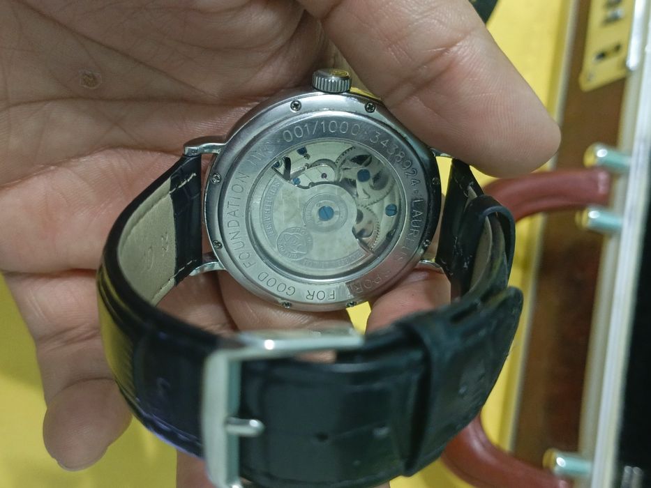 IWC Schaufhausen automatic mexanika soati holati yaxshi ruchnoy zavat