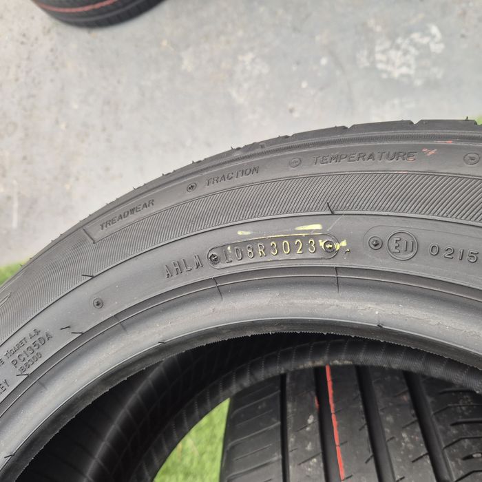 215 55 17 Falken vara