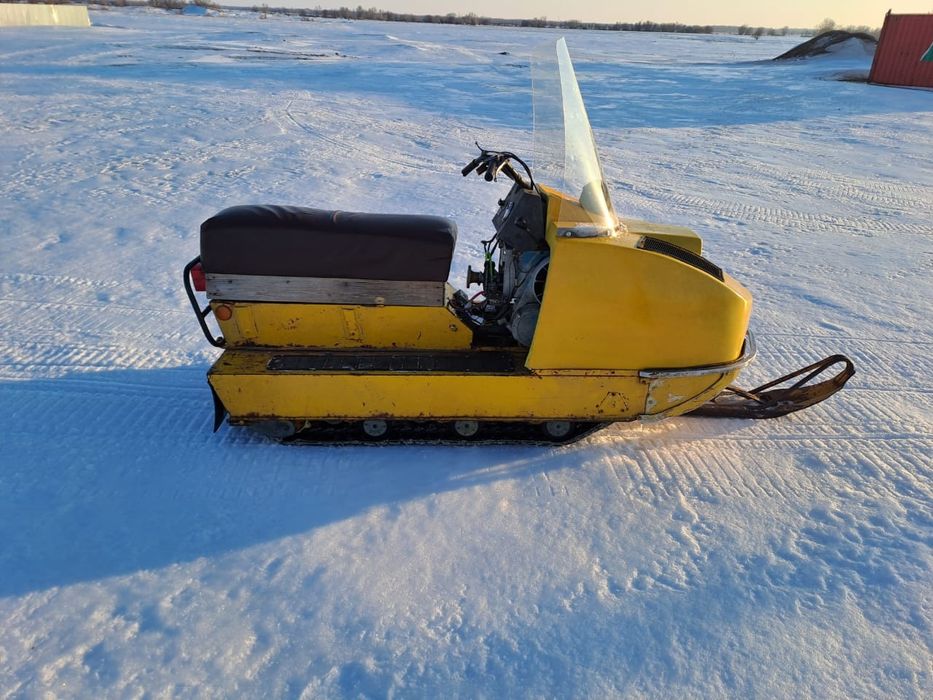 Продам снегоход буран