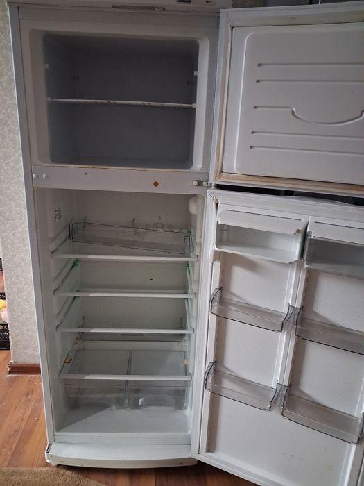 Продам холодильник Атлант