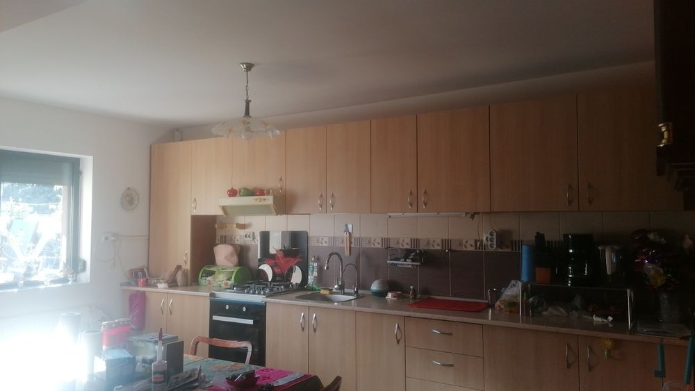 Închiriez studio