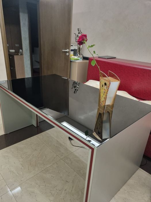 Стабилна Холна маса