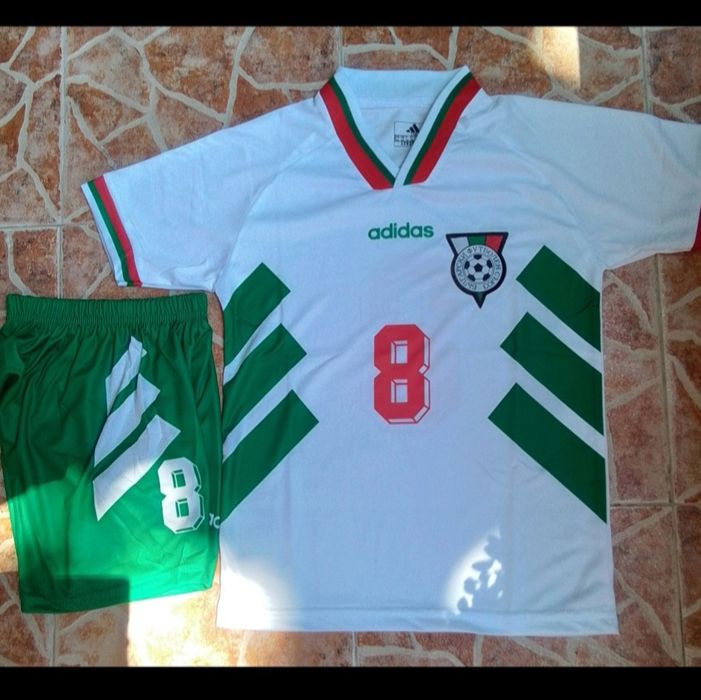 БЪЛГАРИЯ детско юношески футболни екипи РЕТРО екипи 8 STOICHKOV