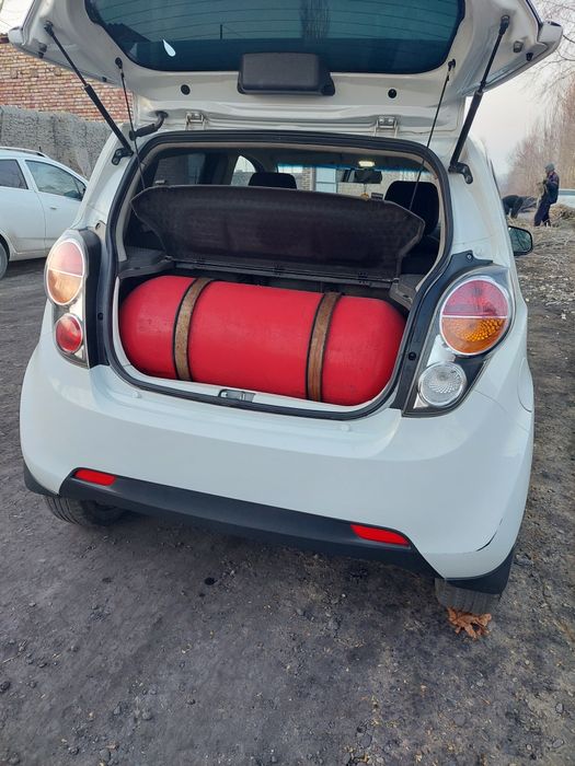 Yengil moshina spark