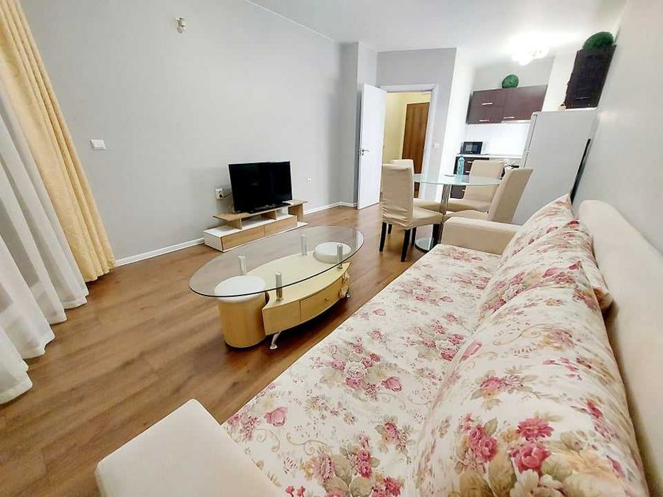 Дава се под наем Двустаен апартамент в Бургас, Меден рудник - зона А - 55 кв.м за 357 € - Снимка #1