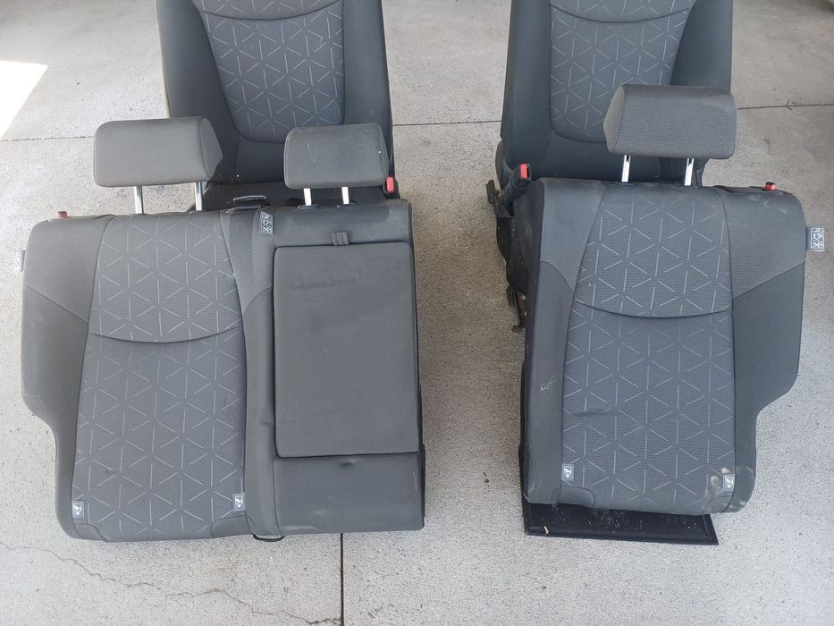 Седалки / салон комплект за Toyota Rav 4