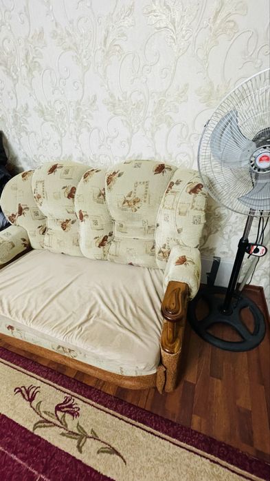 Продается диван компактный  РОССИЯ