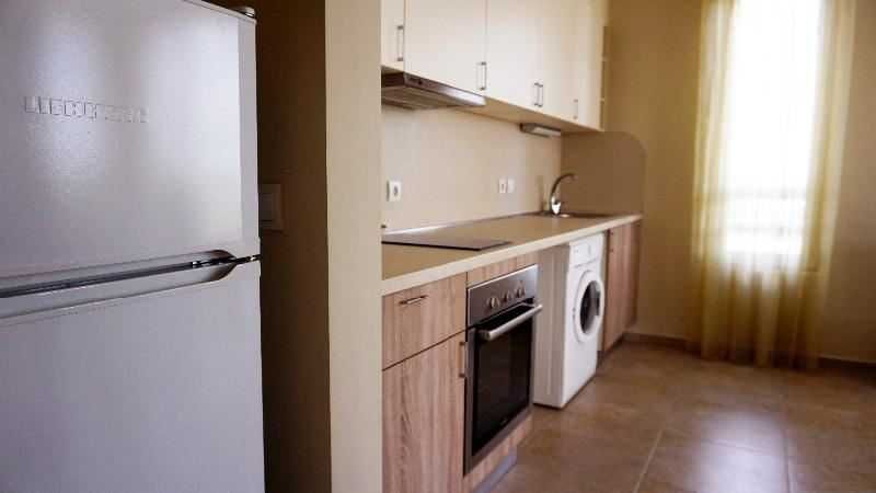 Дава се под наем Тристаен апартамент в София, Лозенец - 101 кв.м за 561 € - Снимка #4